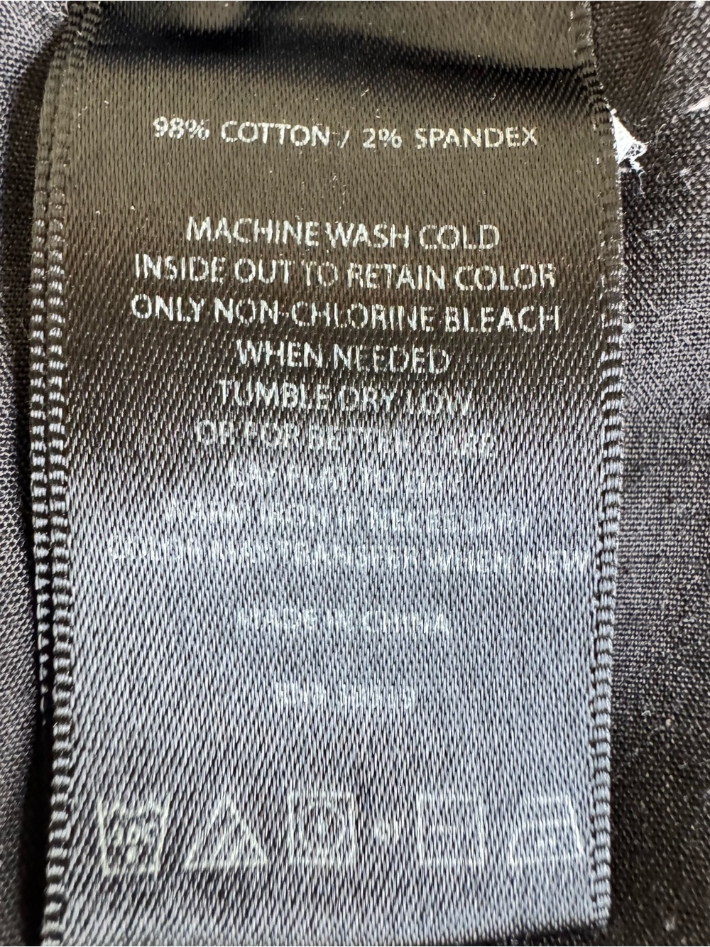 KUT From The Kloth Natalie Bermuda Shorts Sz 10 Dark Wash Denim Mid Rise - Picture 7 of 9